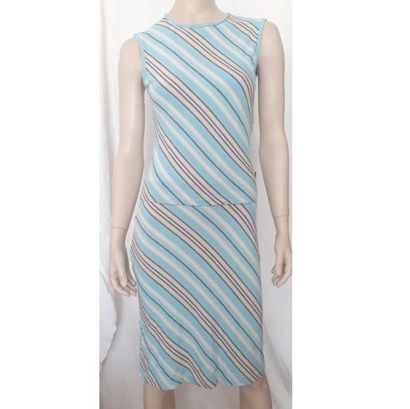 Open-back Top and Skirt Set - Picture 2 of 6